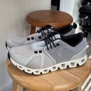 On Running Womens Black and grey Athletic Shoes